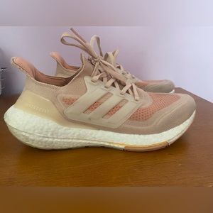 ⭐️Adidas Ultra Boost⭐️